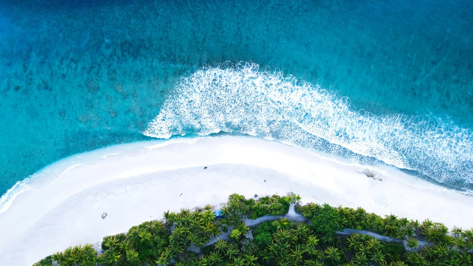 Jour 6–7 : Thulusdhoo, l'île des surfeurs